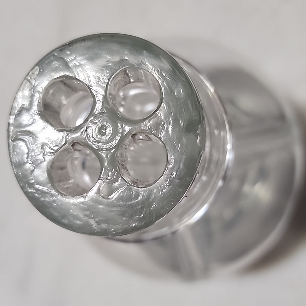 VINTAGE  HEAVYWEIGHT  CLEAR GLASS FLOWER VASE. - Picture 5 of 6